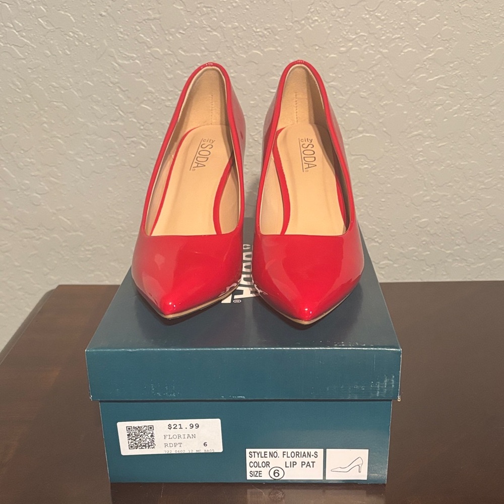 Soda Women's Lipstick Red Heels